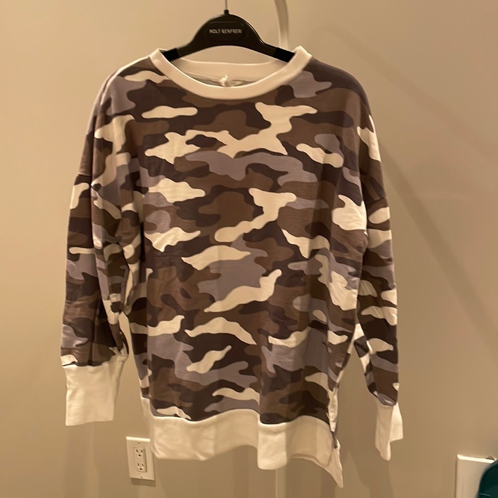 Nordstrom / Caslon sweatshirt. Size s. Purple army print.